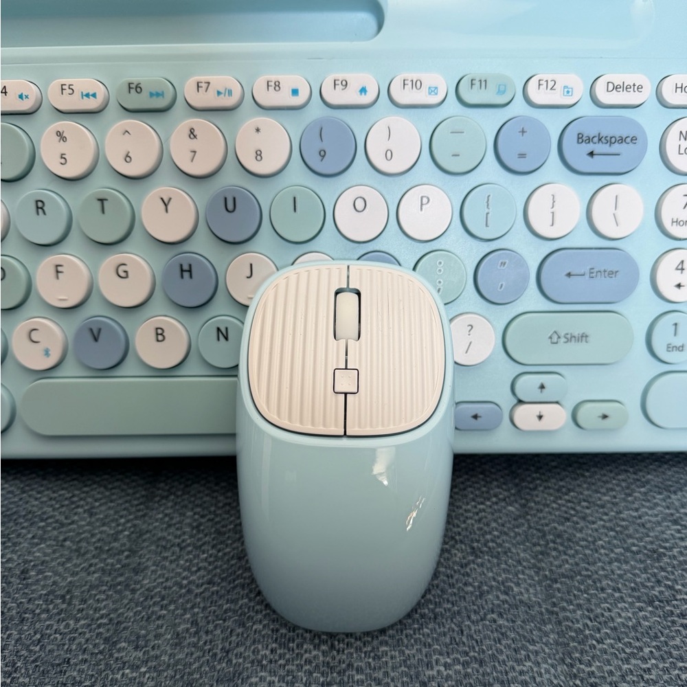 Wireless Pastel Keyboard and Mouse Set - Picture 8 of 14